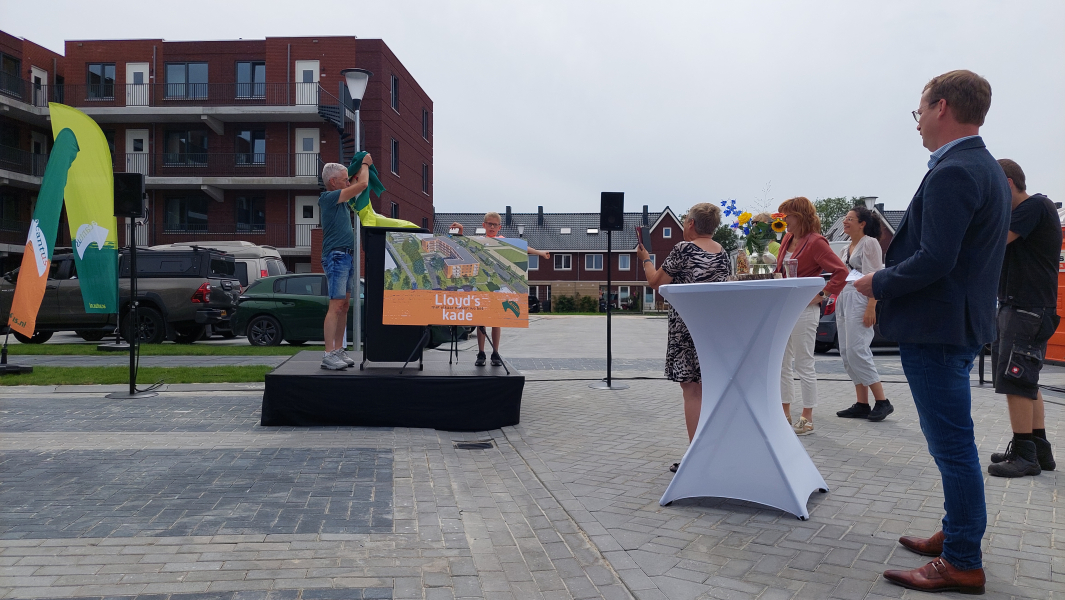 Lloydsterras Veendam oplevering 